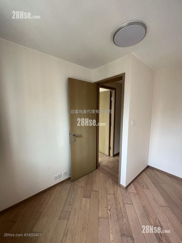 Harbour Place Sell 3 Bedrooms , 2 Bathrooms 593 ft²