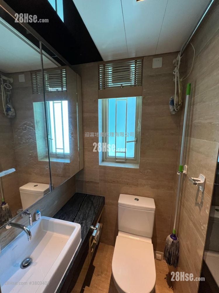 Harbour Place Sell 3 Bedrooms , 2 Bathrooms 593 ft²