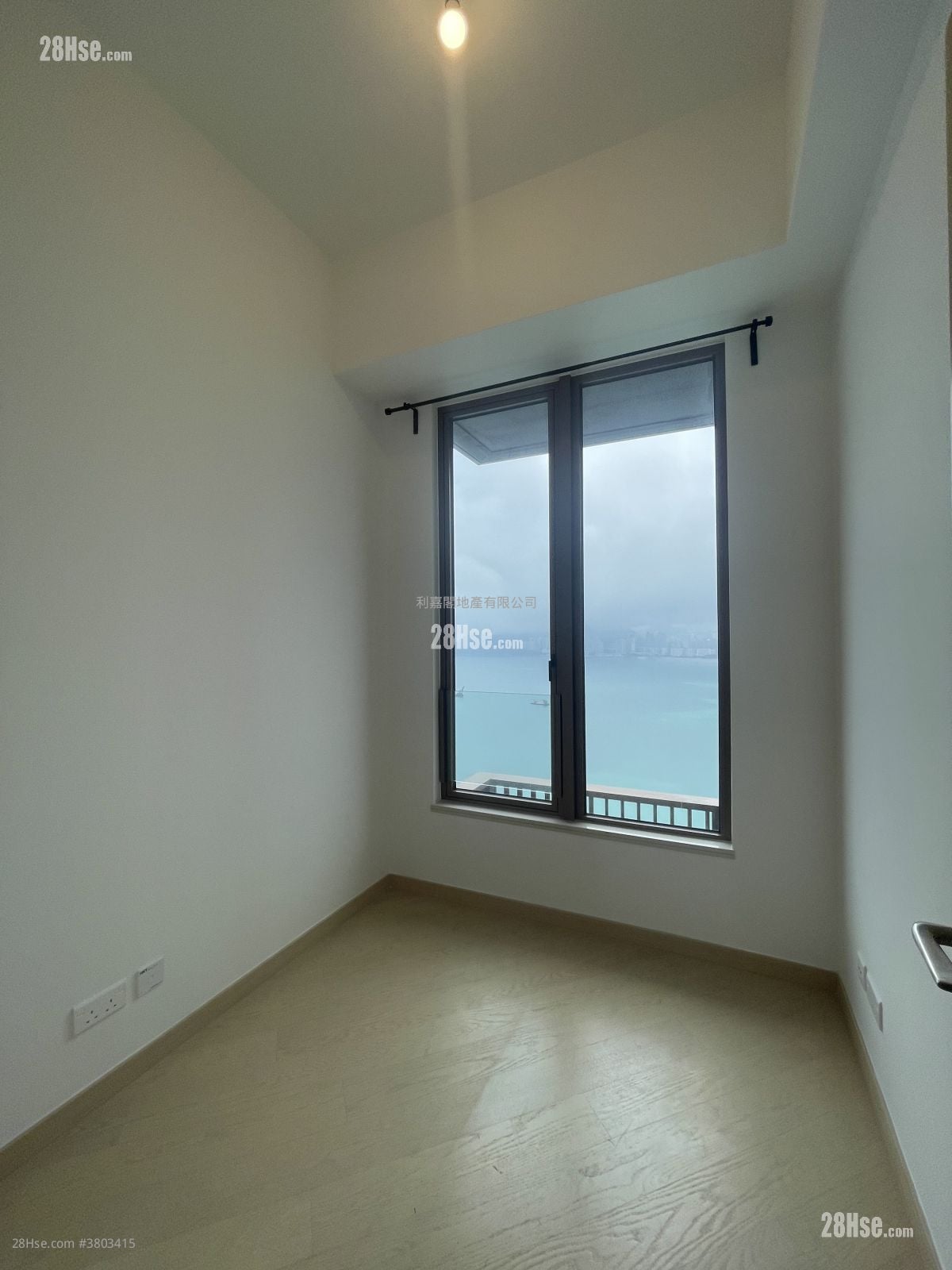 LP10 租盘 3 房 , 2 浴室 832 平方尺