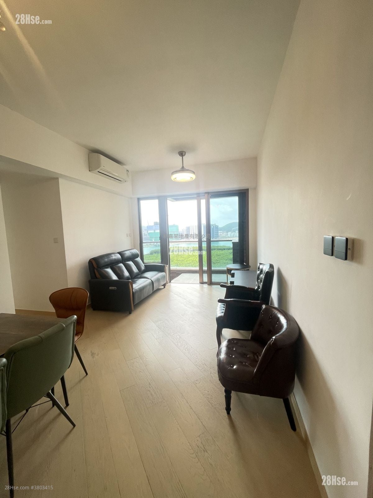 LP10 租盘 3 房 , 2 浴室 832 平方尺