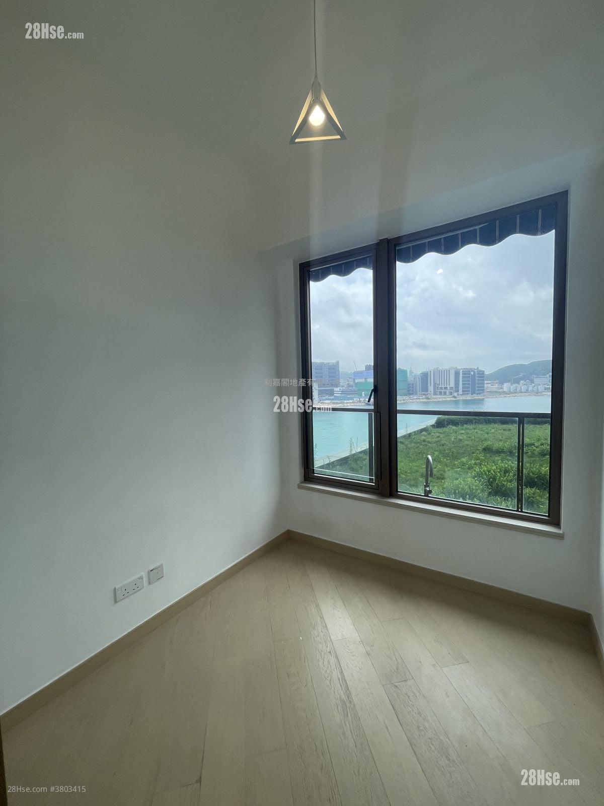 LP10 租盘 3 房 , 2 浴室 832 平方尺