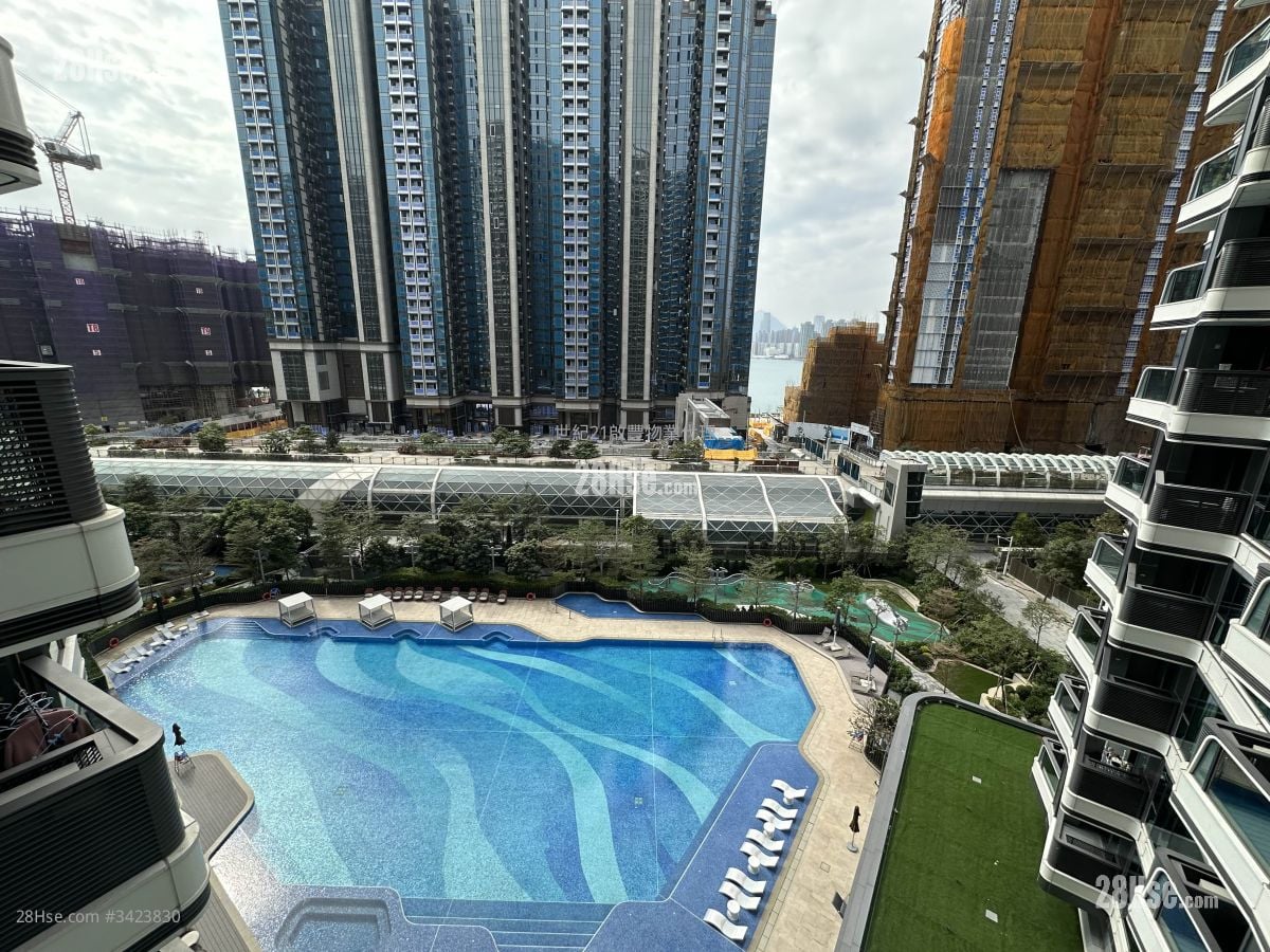 One Victoria Rental 2 Bedrooms , 1 Bathroom 482 ft²