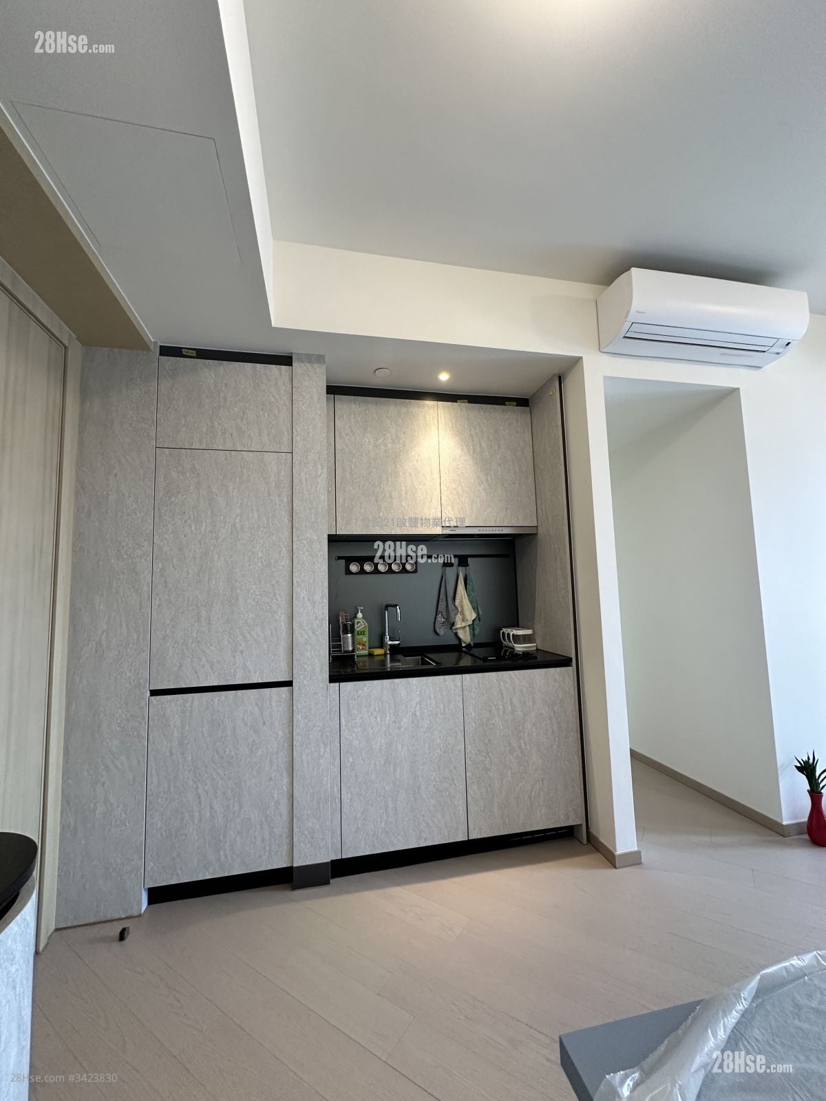 One Victoria Rental 2 Bedrooms , 1 Bathroom 482 ft²