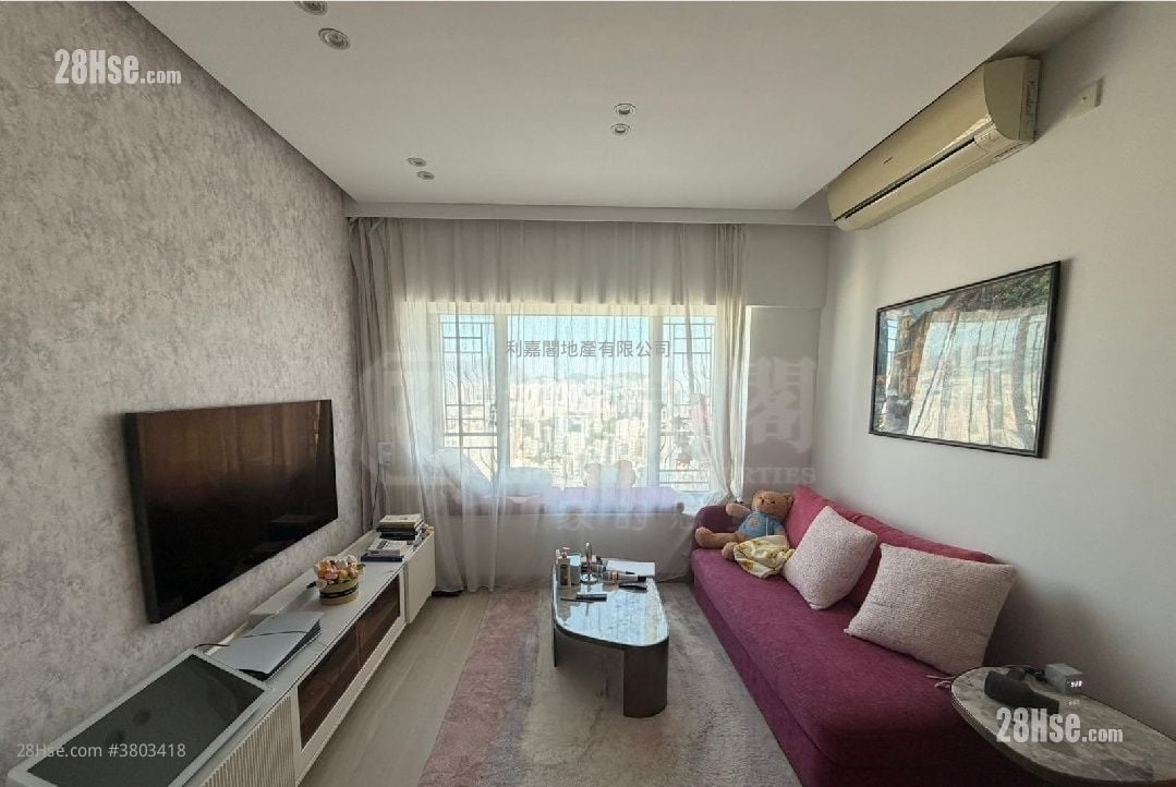 Sorrento Sell 2 Bedrooms , 2 Bathrooms 755 ft²