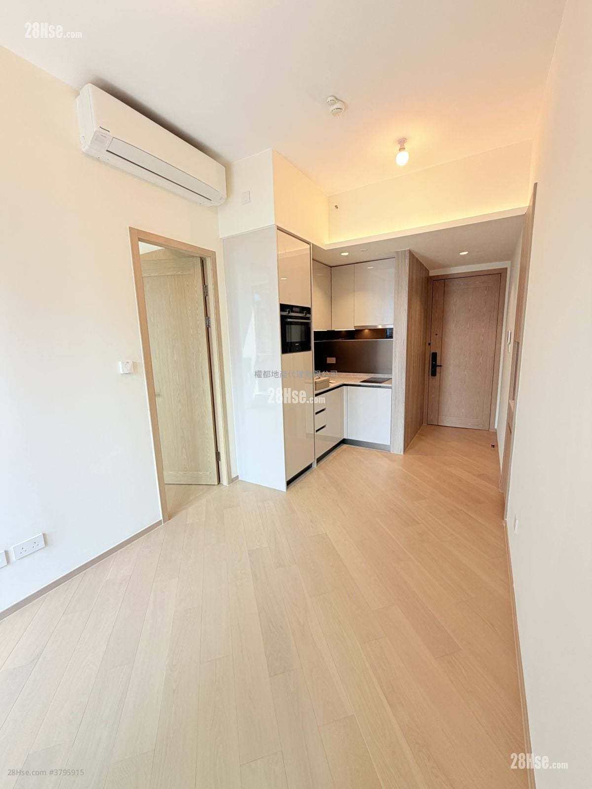 Villa Garda I Rental 1 Bedroom , 1 Bathroom 329 ft²