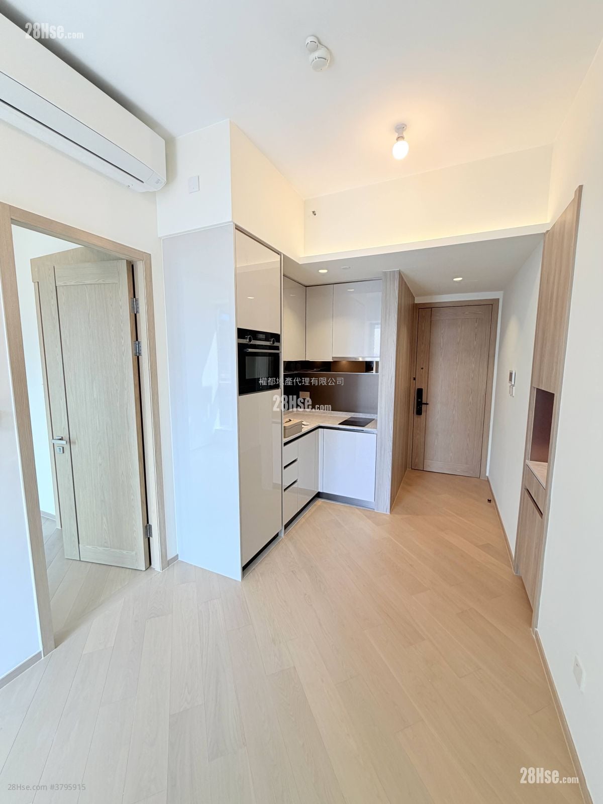 Villa Garda I Rental 1 Bedroom , 1 Bathroom 329 ft²