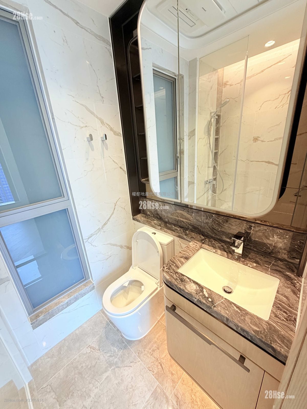 Villa Garda I Rental 1 Bedroom , 1 Bathroom 329 ft²