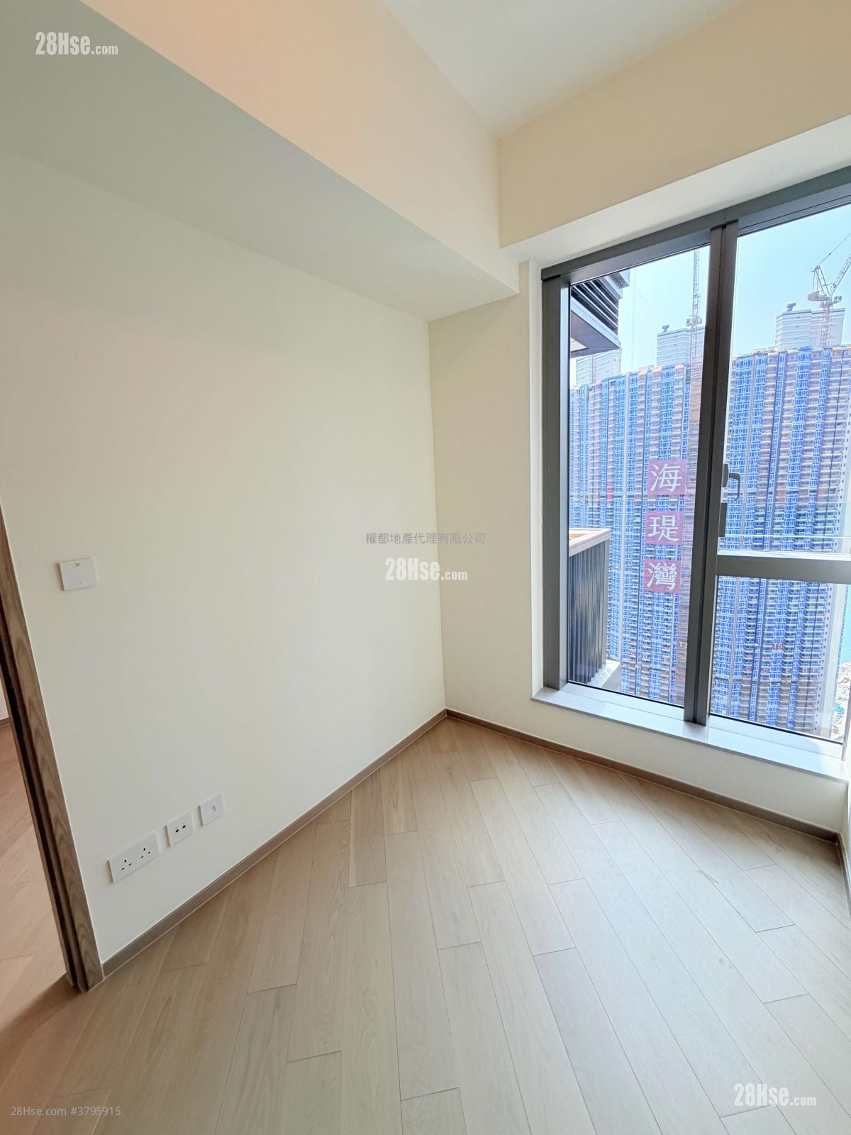 Villa Garda I Rental 1 Bedroom , 1 Bathroom 329 ft²