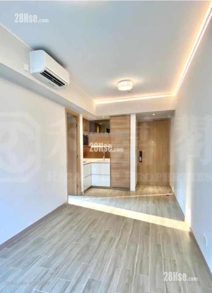 Arbour Sell 2 Bedrooms , 2 Bathrooms 511 ft²