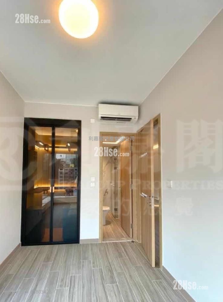 Arbour Sell 2 Bedrooms , 2 Bathrooms 511 ft²