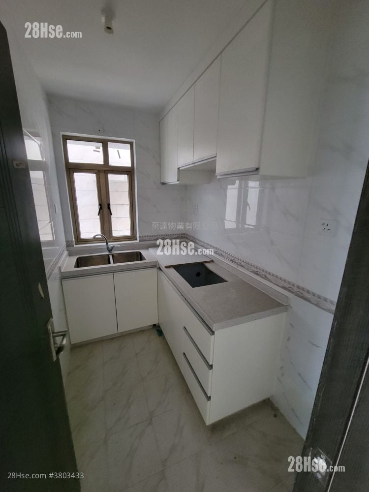 村屋 售盘 3 房 , 2 浴室 700 平方尺