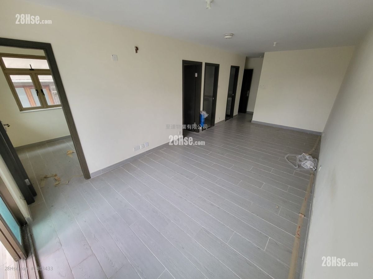 村屋 售盘 3 房 , 2 浴室 700 平方尺