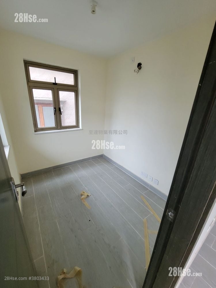 村屋 售盘 3 房 , 2 浴室 700 平方尺