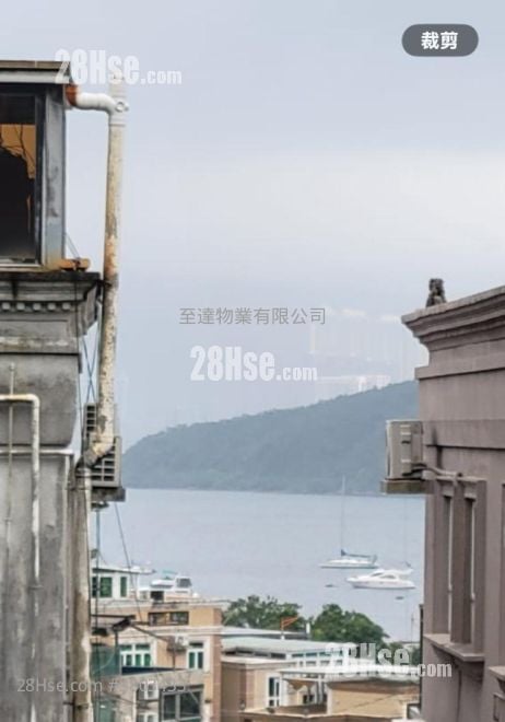 村屋 售盘 3 房 , 2 浴室 700 平方尺