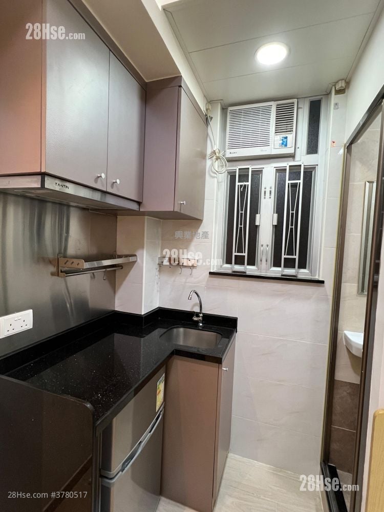 Yan On Buiding Rental Studio , 1 Bathroom 100 ft²