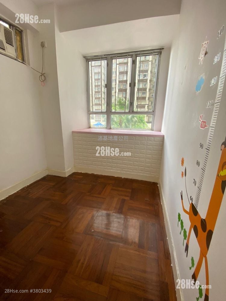 Tak Bo Garden Sell 1 Bedroom , 1 Bathroom 282 ft²