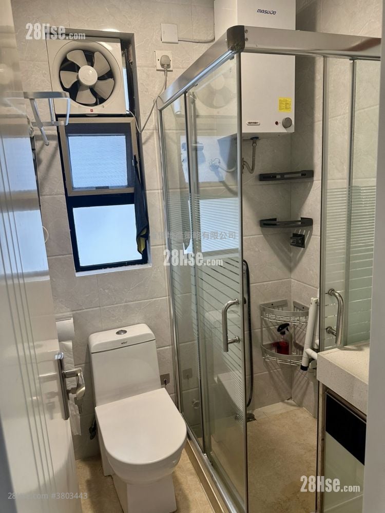 Village Rental 3 Bedrooms , 1 Bathroom 630 ft²