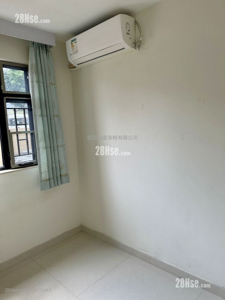 Village Rental 3 Bedrooms , 1 Bathroom 630 ft²