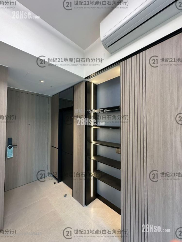 Silicon Hill Sell 301 ft²