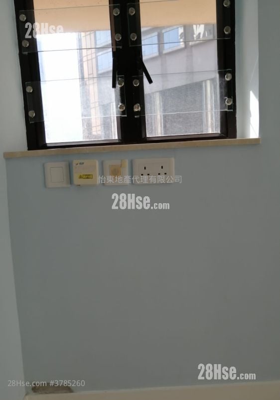 Lok Sing Centre Sell 2 Bedrooms , 1 Bathroom 343 ft²