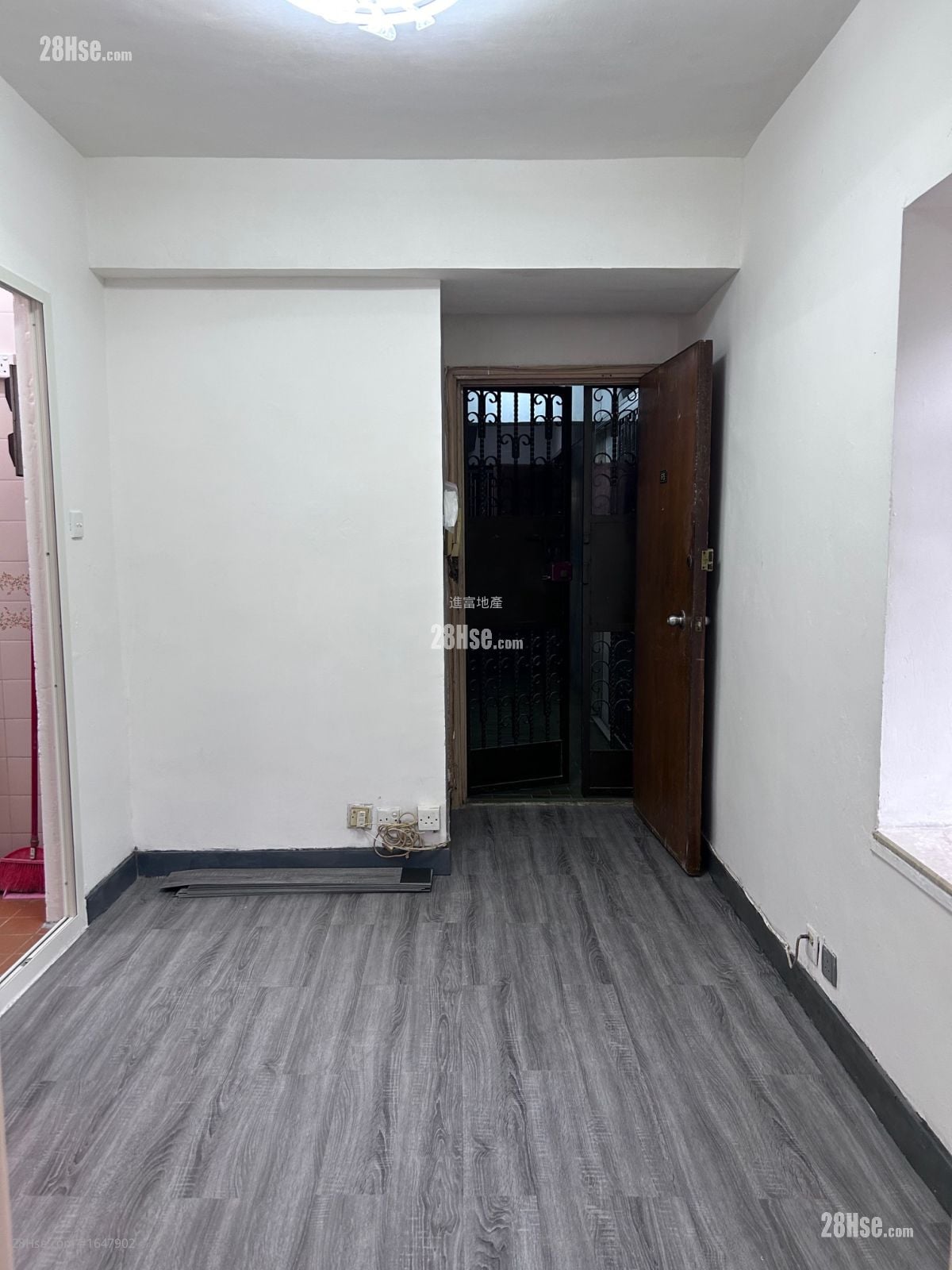 河畔花园 租盘 2 房 , 1 浴室 269 平方尺