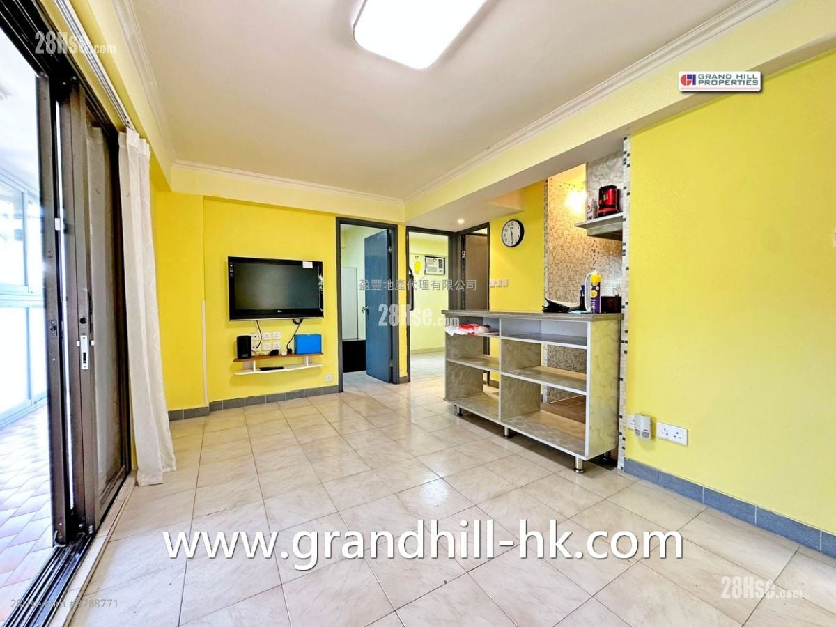 村屋 售盘 2 房 , 1 浴室