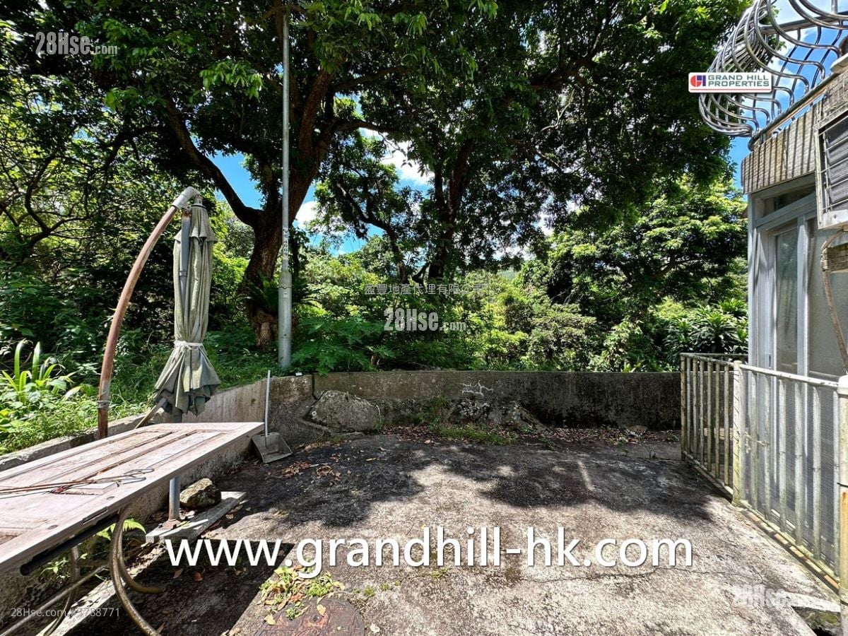 村屋 售盘 2 房 , 1 浴室