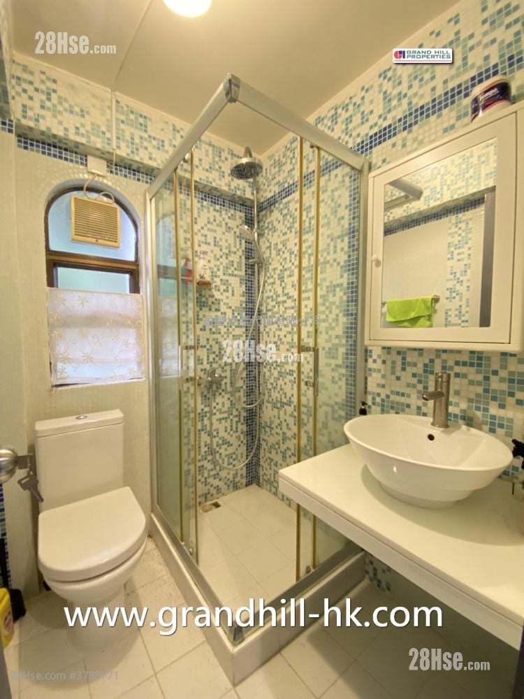 村屋 售盘 2 房 , 1 浴室