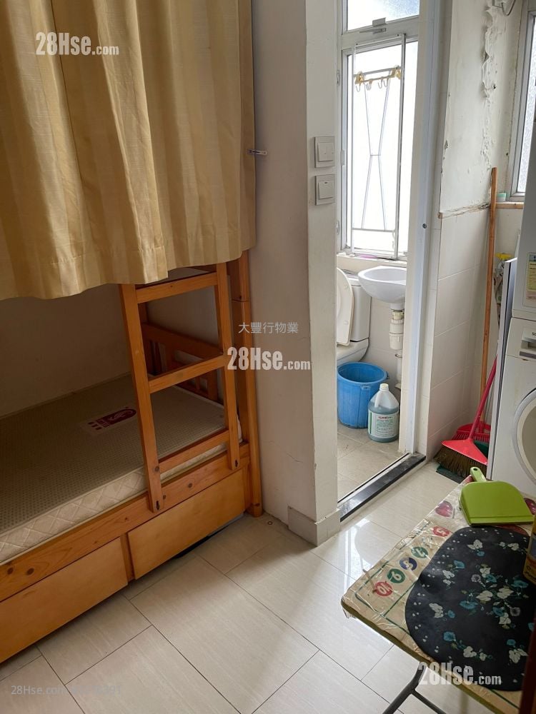 Wing Ying Mansion Sell 3 Bedrooms , 2 Bathrooms 996 ft²