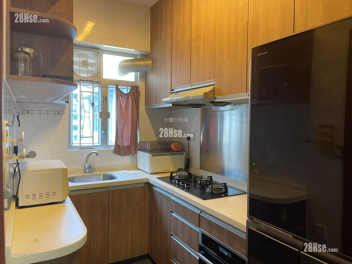 Wing Ying Mansion Sell 3 Bedrooms , 2 Bathrooms 996 ft²