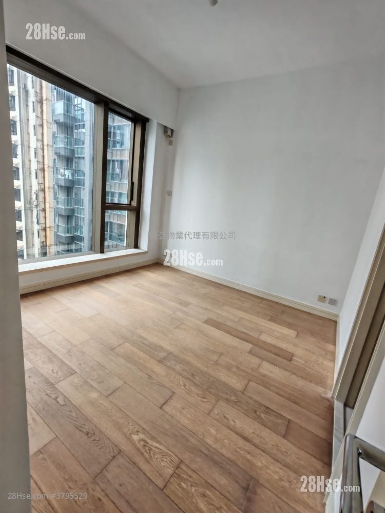 Kensington Hill 售盘 3 房 , 2 浴室 865 平方尺