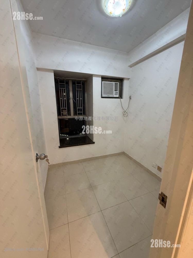 Tseung Kwan O Plaza Sell 3 Bedrooms , 1 Bathroom 530 ft²