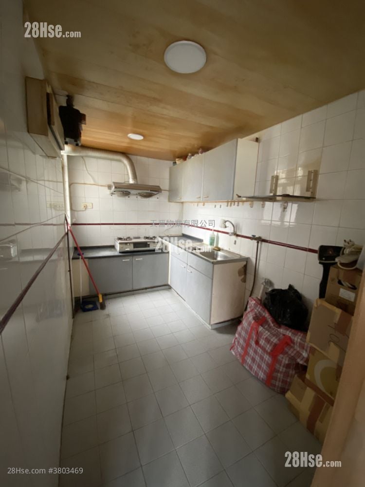 Ka Wai Chuen Sell 3 Bedrooms , 2 Bathrooms 670 ft²