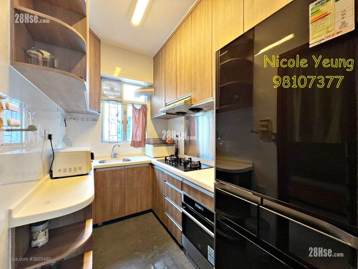 Wing Ying Mansion Sell 3 Bedrooms , 2 Bathrooms 996 ft²