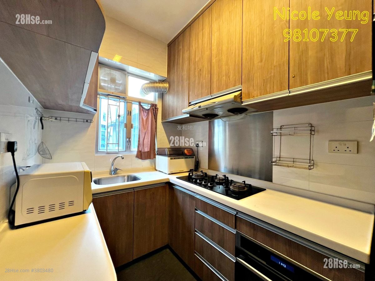 Wing Ying Mansion Sell 3 Bedrooms , 2 Bathrooms 996 ft²