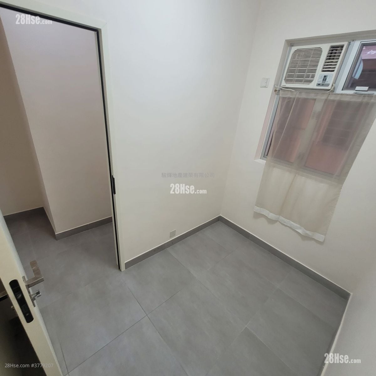 Man Yiu Building Rental 3 Bedrooms , 1 Bathroom 665 ft²
