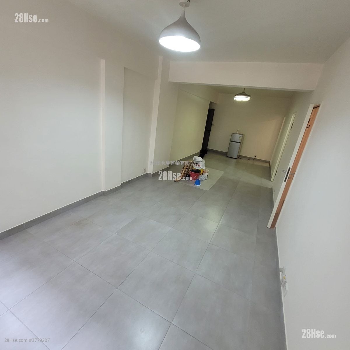 Man Yiu Building Rental 3 Bedrooms , 1 Bathroom 665 ft²