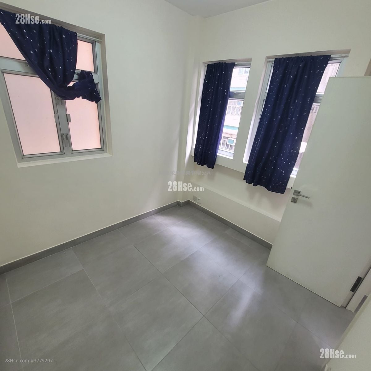 Man Yiu Building Rental 3 Bedrooms , 1 Bathroom 665 ft²