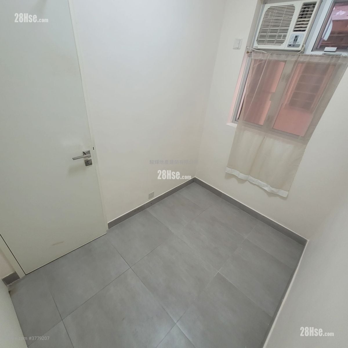 Man Yiu Building Rental 3 Bedrooms , 1 Bathroom 665 ft²