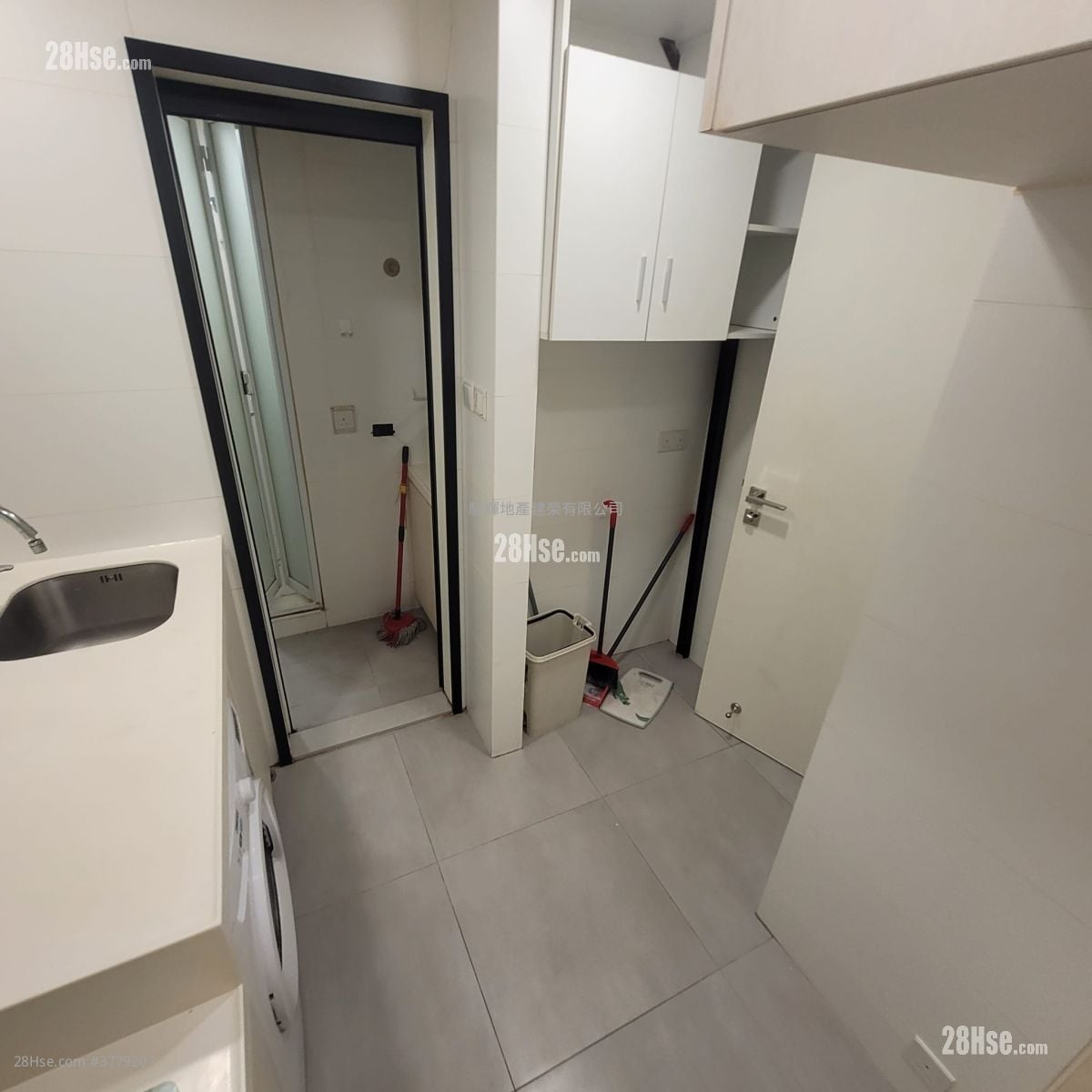 Man Yiu Building Rental 3 Bedrooms , 1 Bathroom 665 ft²