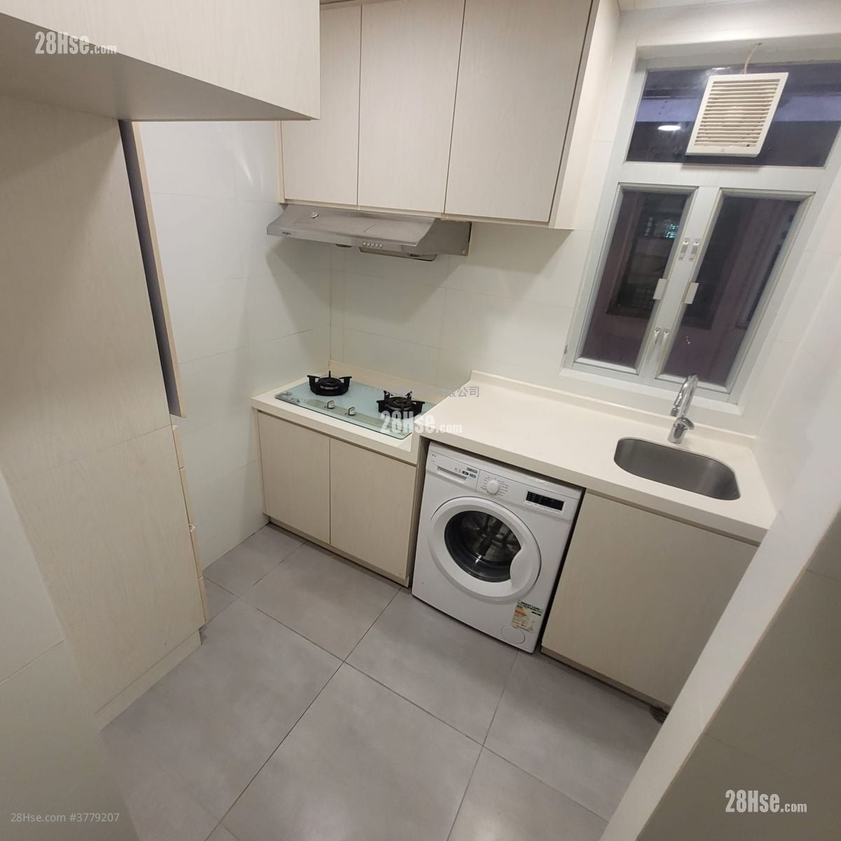 Man Yiu Building Rental 3 Bedrooms , 1 Bathroom 665 ft²