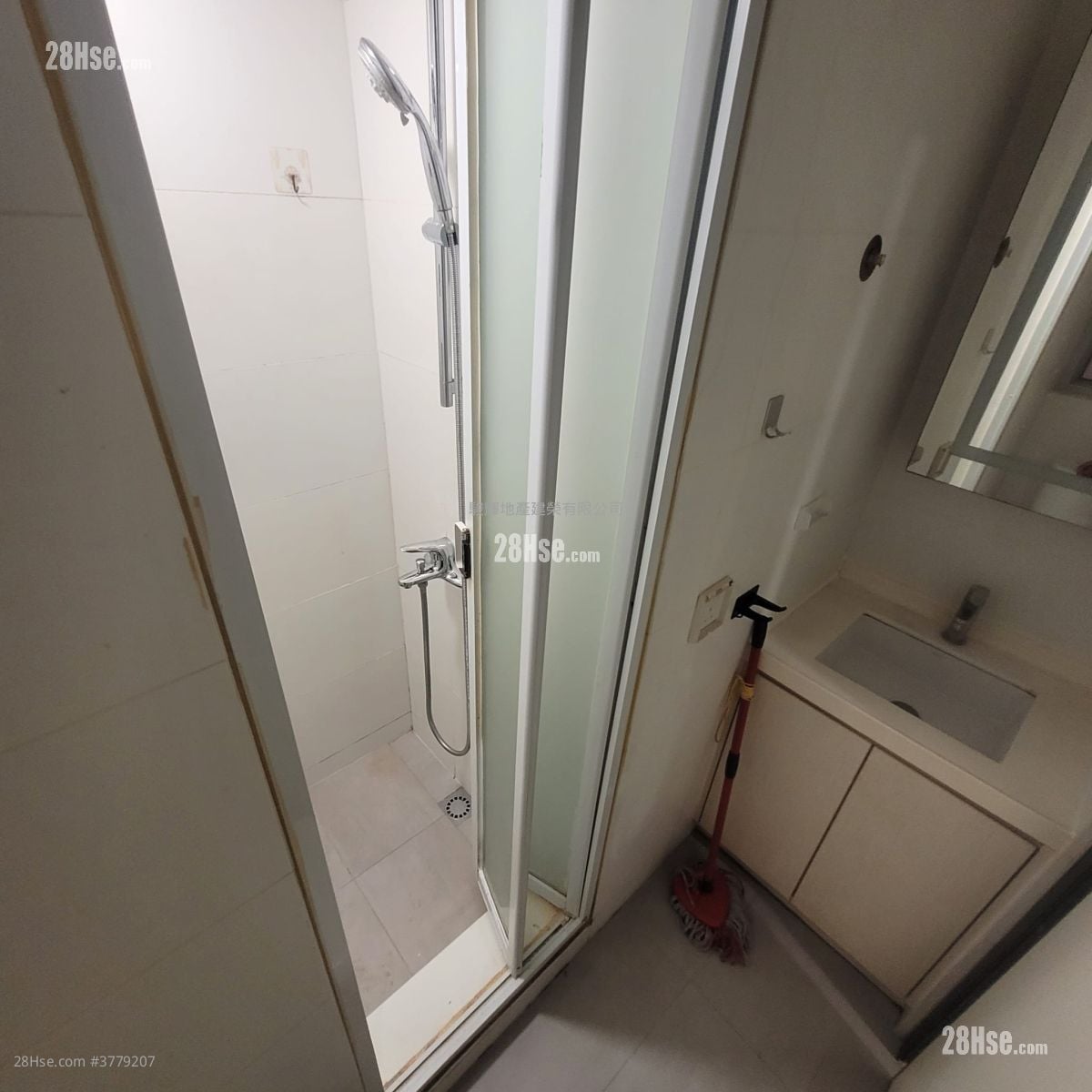 Man Yiu Building Rental 3 Bedrooms , 1 Bathroom 665 ft²