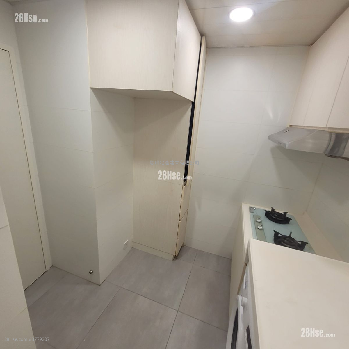 Man Yiu Building Rental 3 Bedrooms , 1 Bathroom 665 ft²