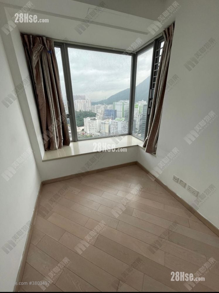 Century Gateway Sell 3 Bedrooms , 2 Bathrooms 718 ft²