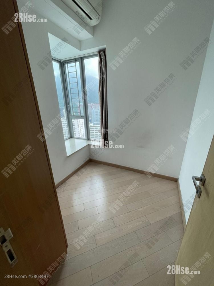 Century Gateway Sell 3 Bedrooms , 2 Bathrooms 718 ft²