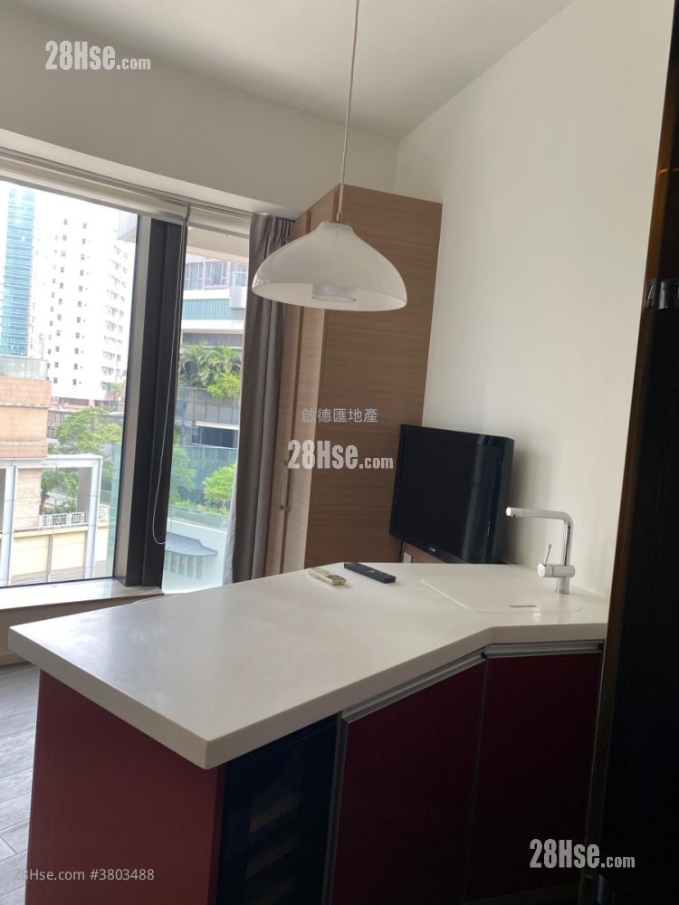 Queen's Cube Rental Studio , 1 Bathroom 289 ft²
