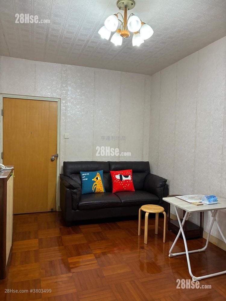 Eastway Towers Sell 2 Bedrooms , 1 Bathroom 471 ft²