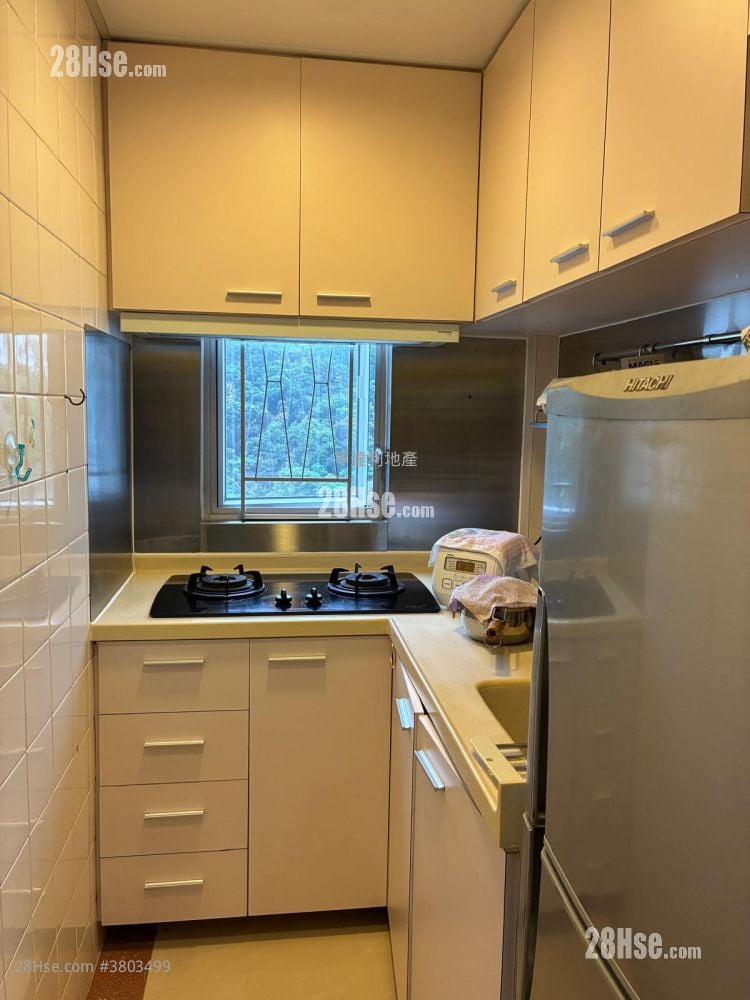 Eastway Towers Sell 2 Bedrooms , 1 Bathroom 471 ft²