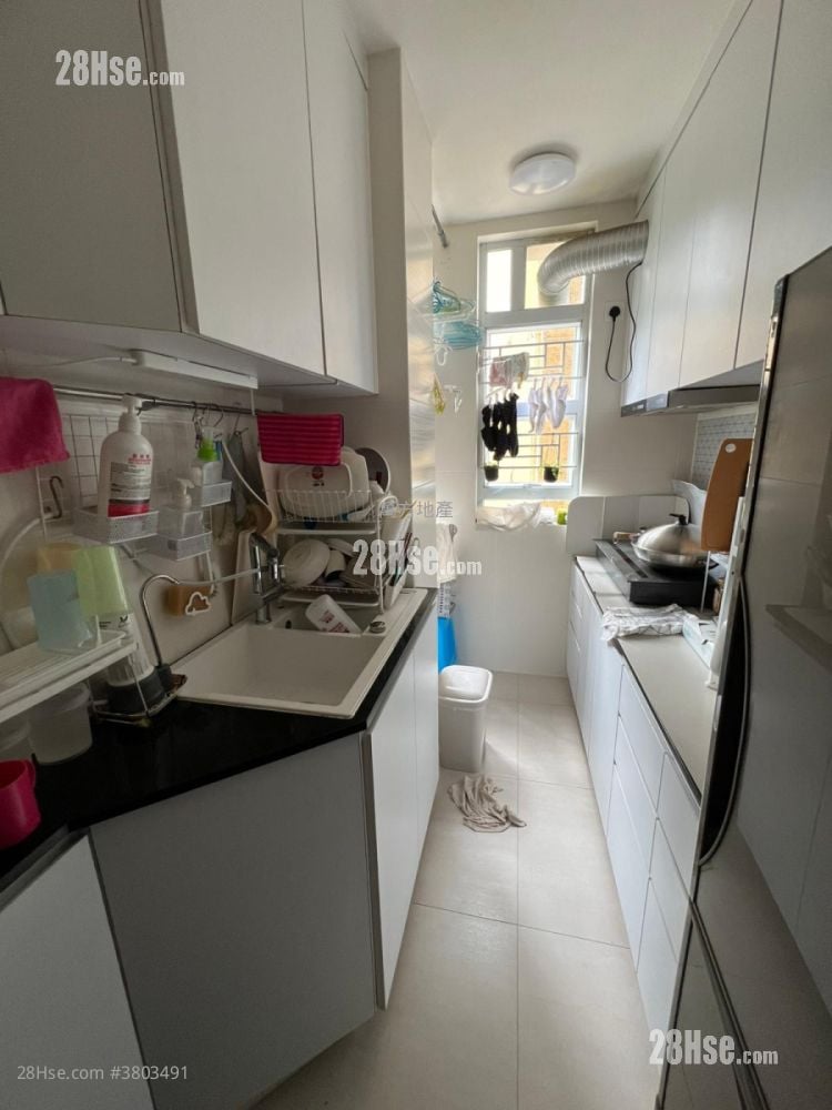 Hong Lam Court Sell 3 Bedrooms , 1 Bathroom 554 ft²