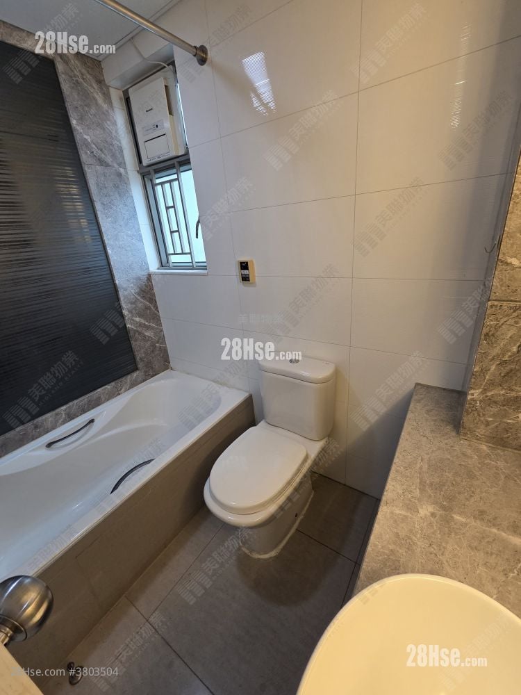 环宇海湾 售盘 3 房 , 2 浴室 713 平方尺